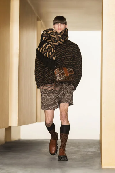 Look 13